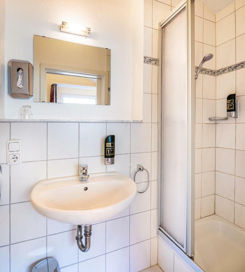 Standard Single Room,817821476:JPEG