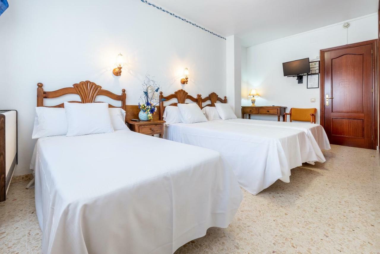 Triple Room,818161043:JPEG
