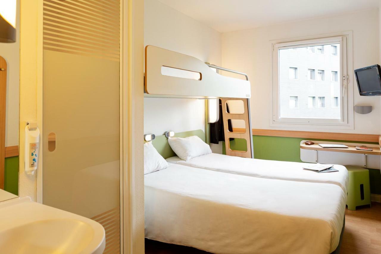 Double Room Single Bed,818187740:JPEG