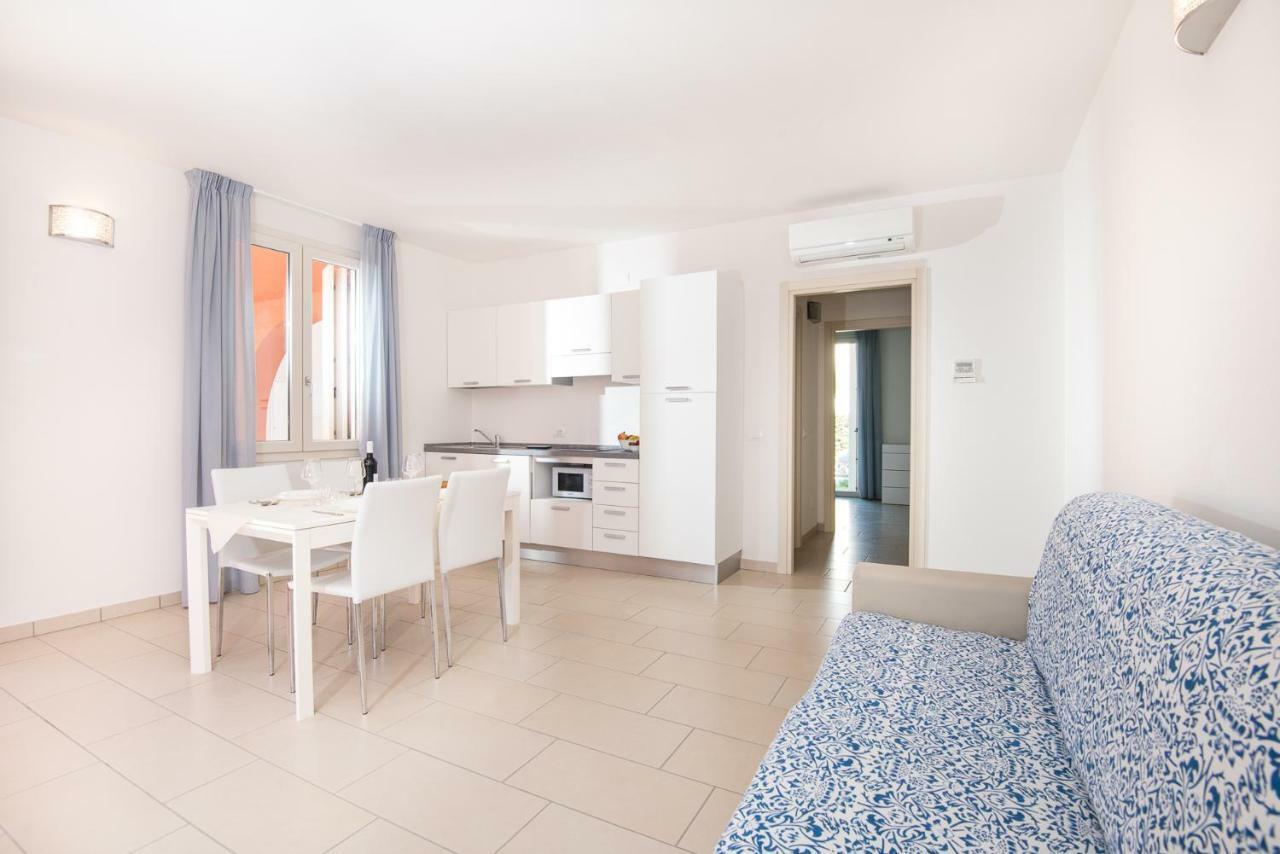 One-Bedroom Apartment,818192177:JPEG