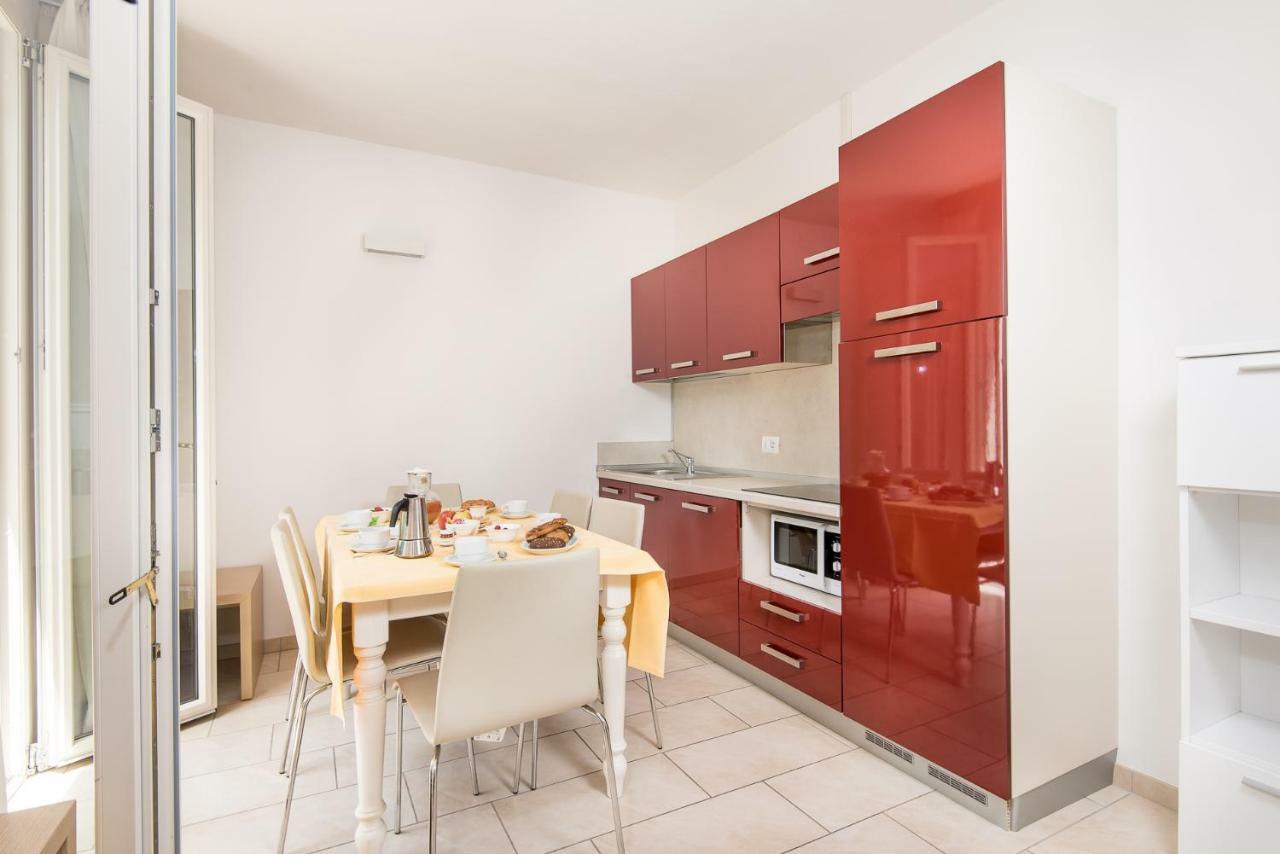 Two-Bedroom Apartment,818192297:JPEG