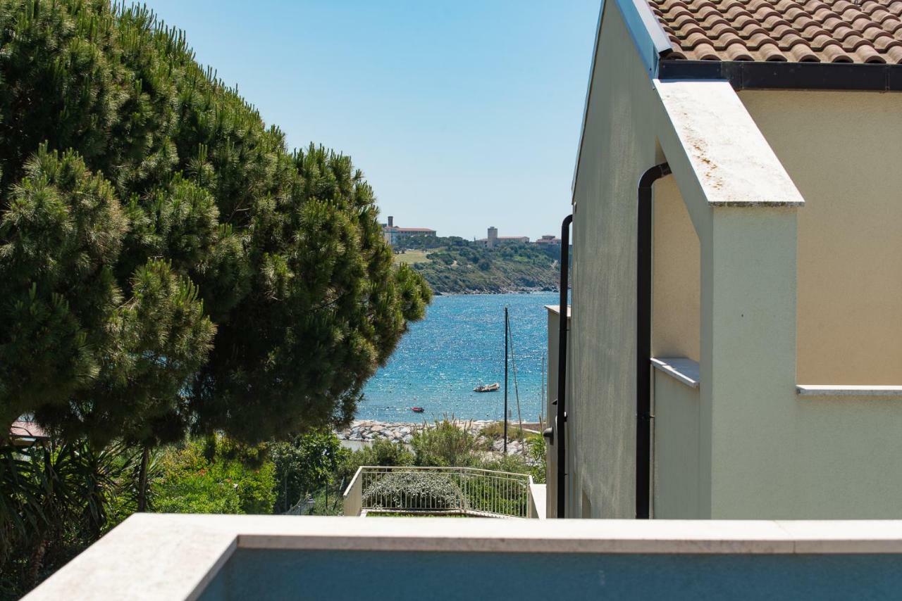 One-Bedroom Apartment Sea View