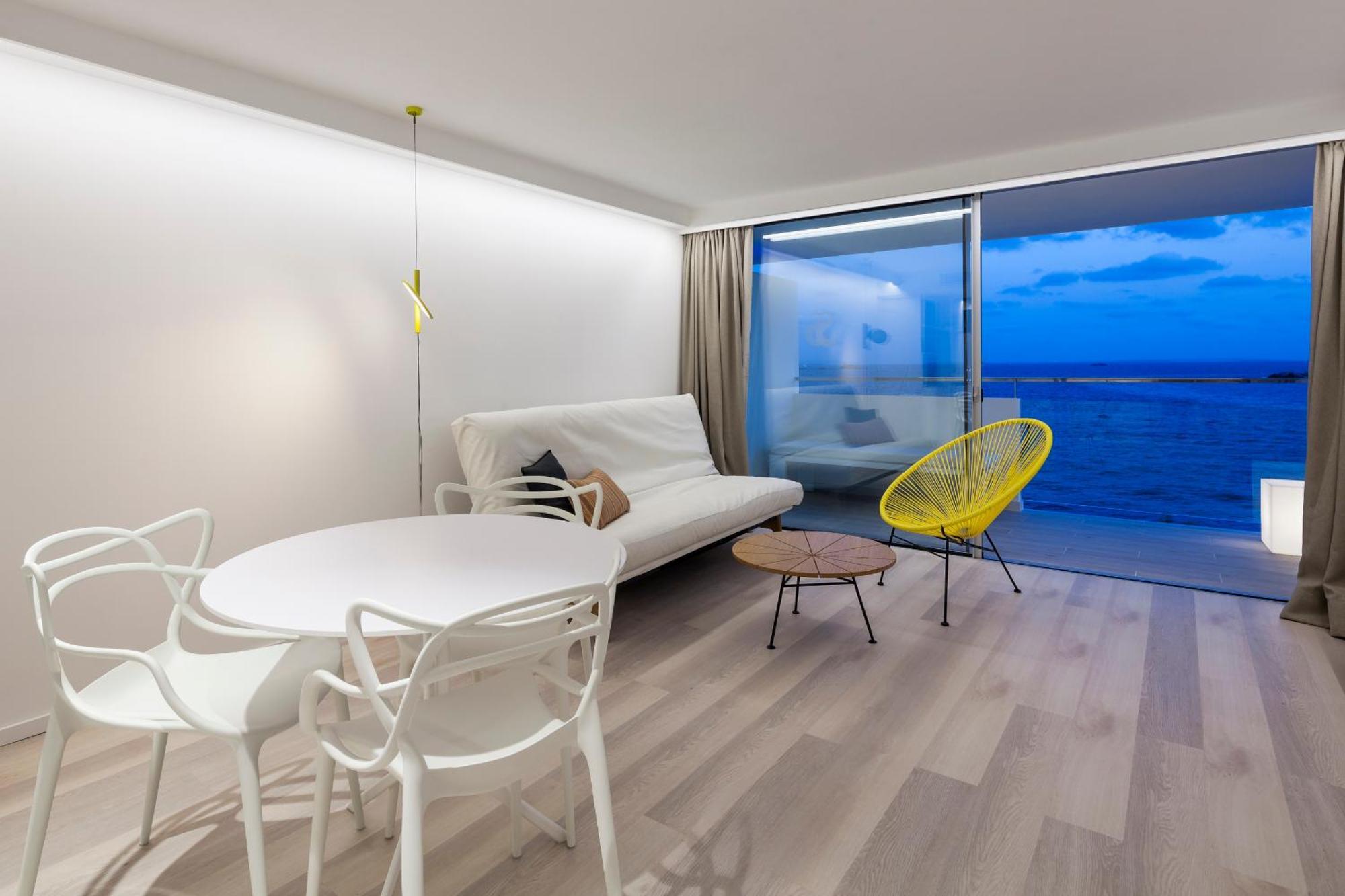 Studio Apartment Sea View Higher Floors