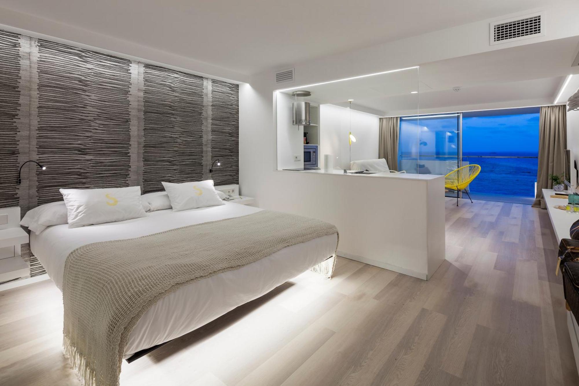 Studio Apartment Sea View Higher Floors