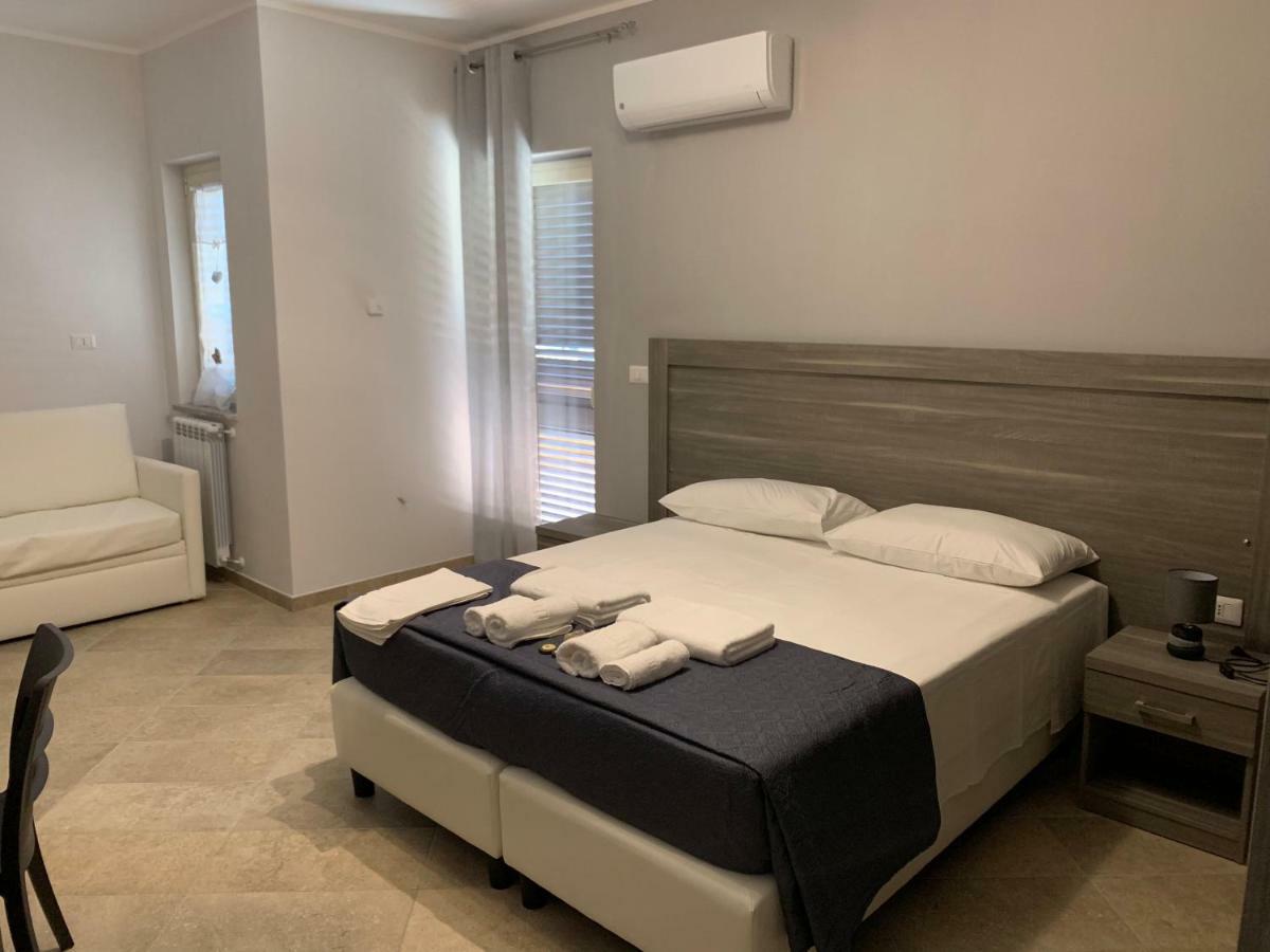 Deluxe Double or Twin Room,819582233:JPEG