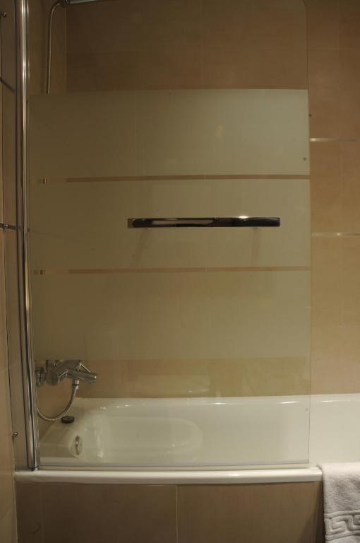 Family Room,1602327337:JPEG