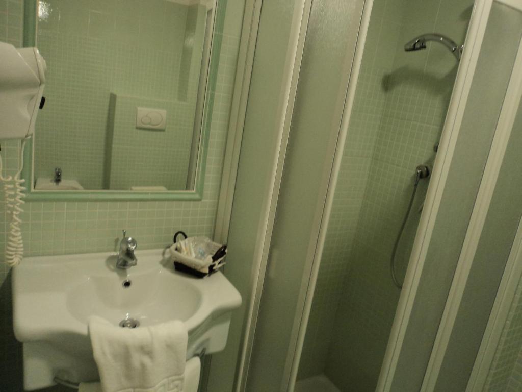 Quadruple Room,51234304:JPEG
