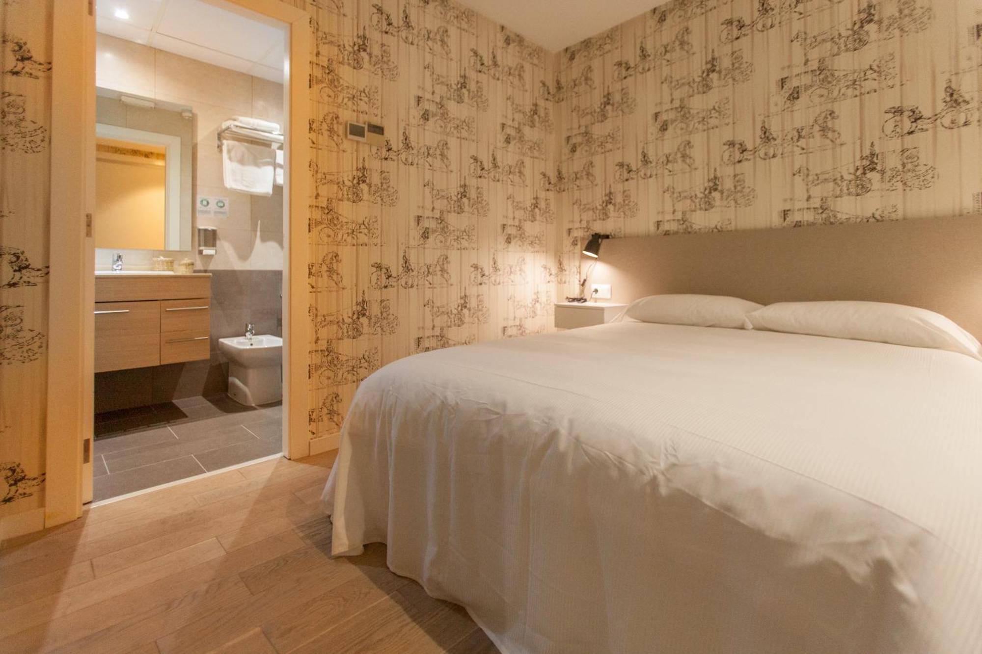 Double Standard Interior Room