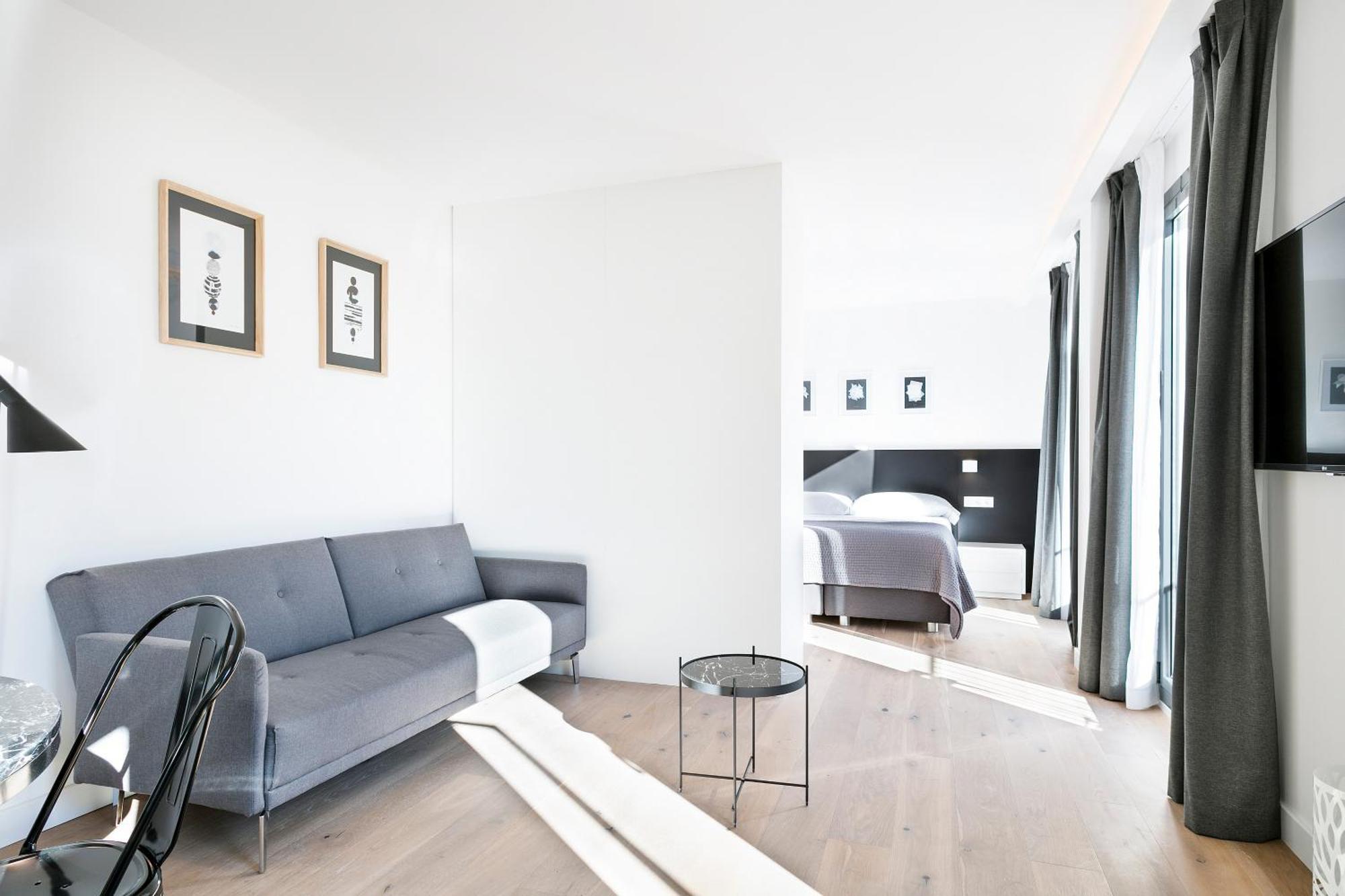 One-Bedroom Apartment