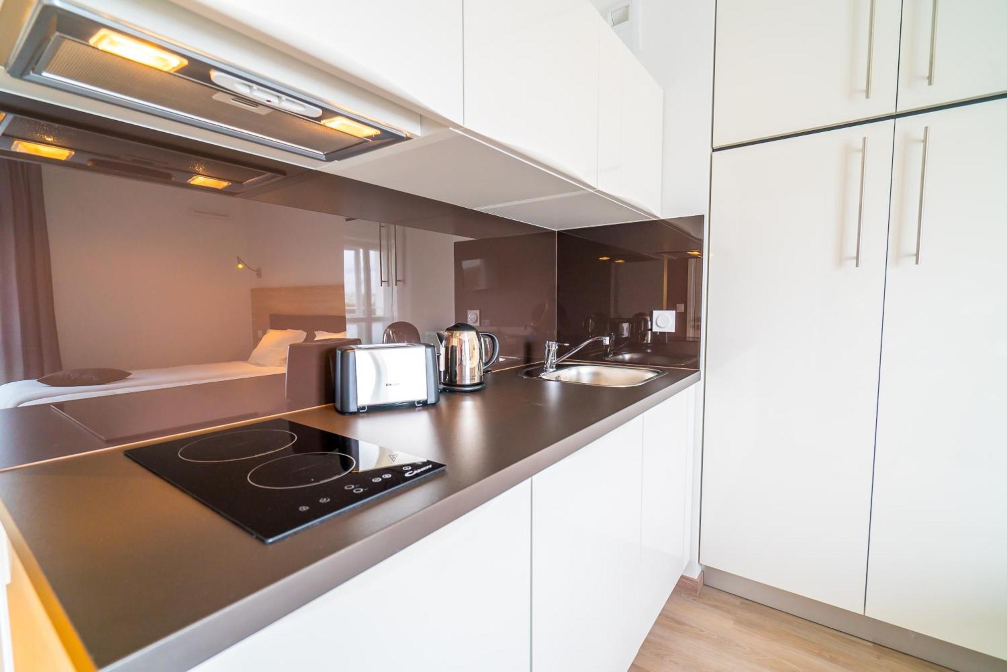 Comfort Studio 2 Single Beds 1