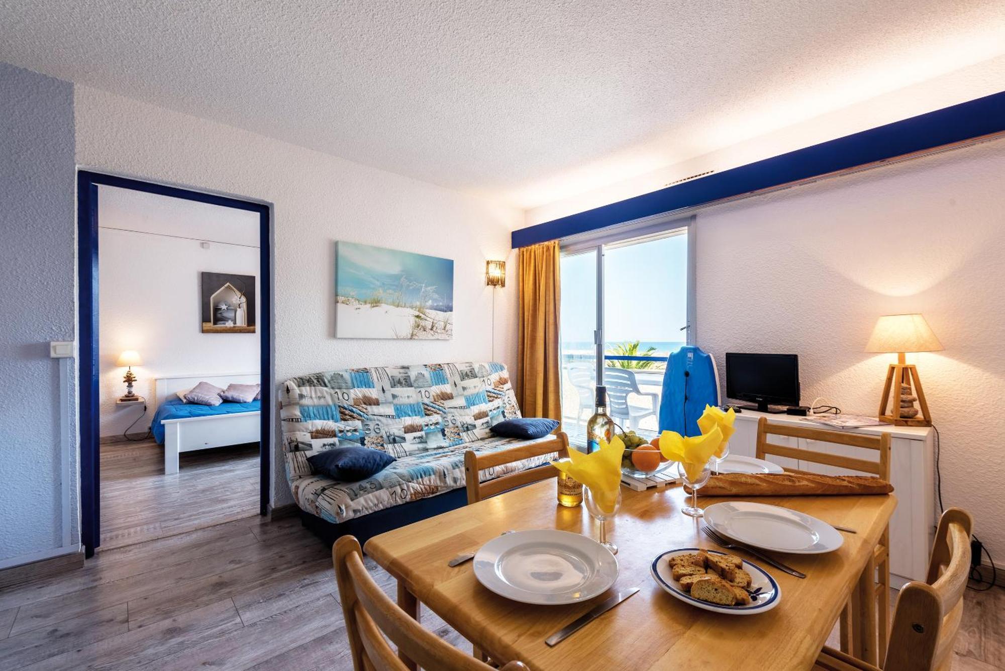 Apartment Pool or Sea Side