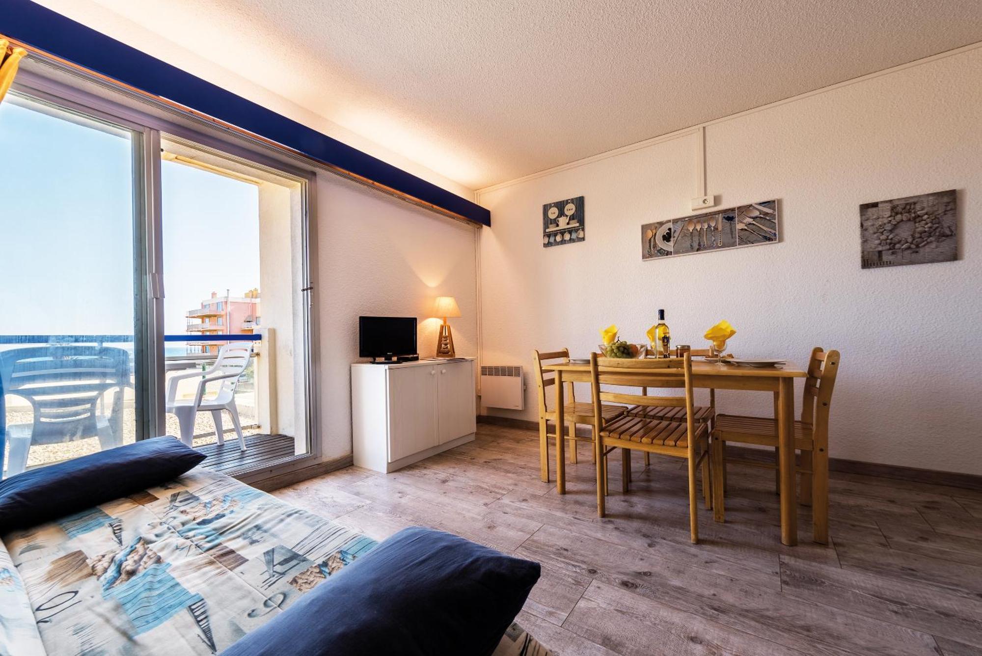 Apartment Pool or Sea Side