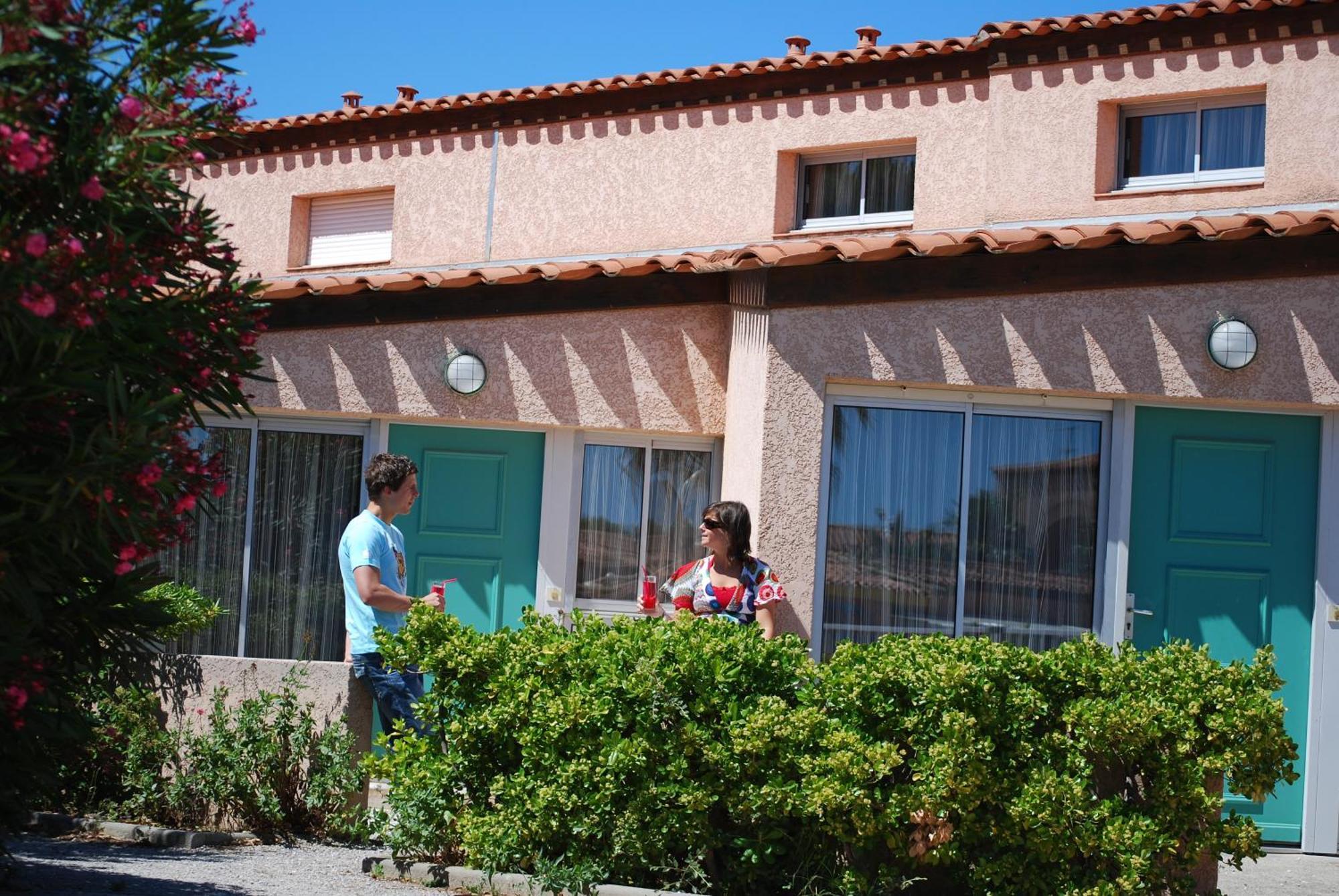 Small Duplex House Air conditioning,394375383:JPEG