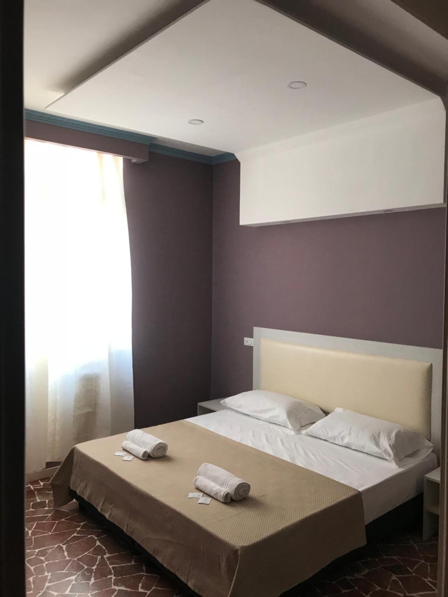 Triple Room Private Bathroom,744428536:JPEG
