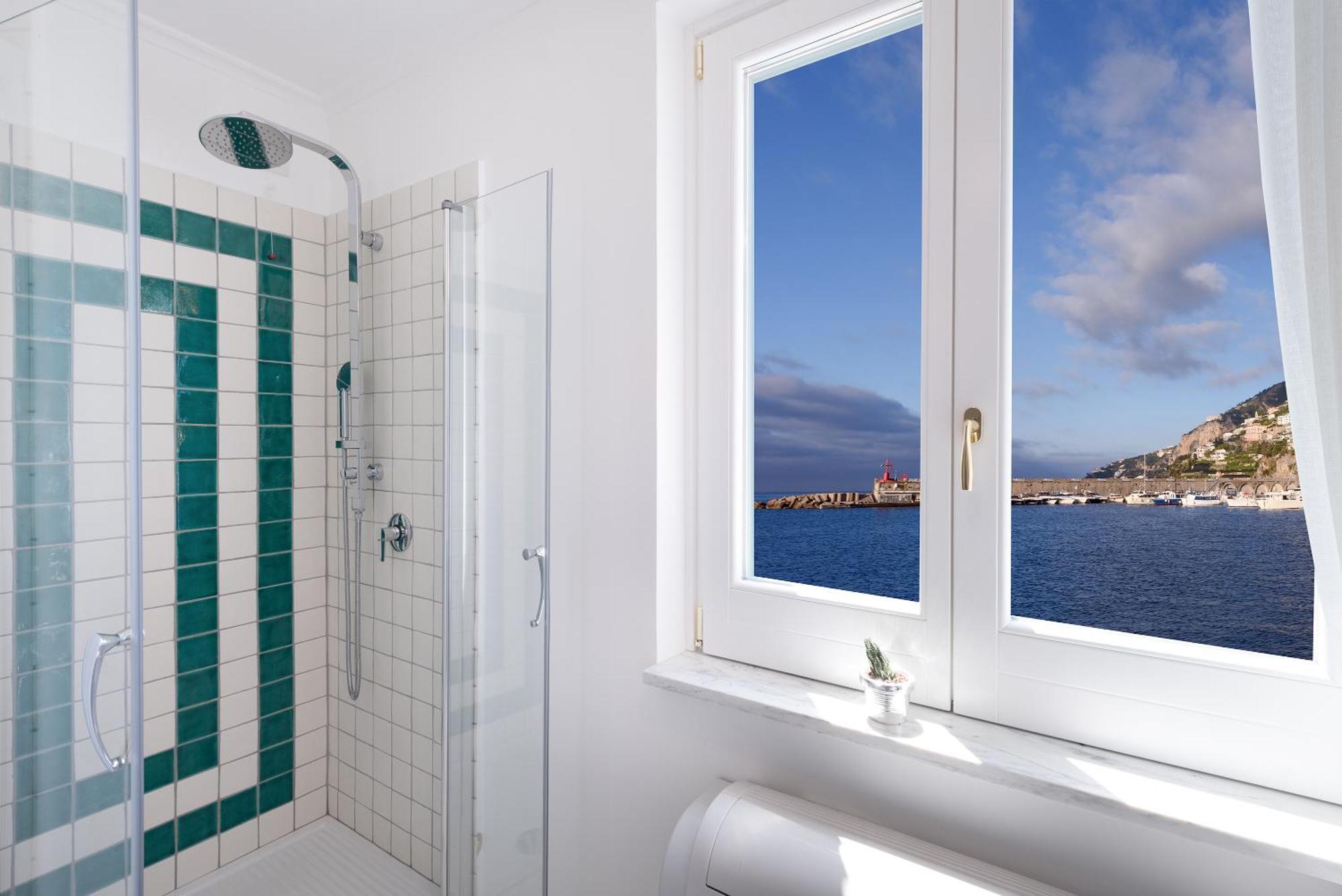 Deluxe Double Room Sea View,403705488:JPEG