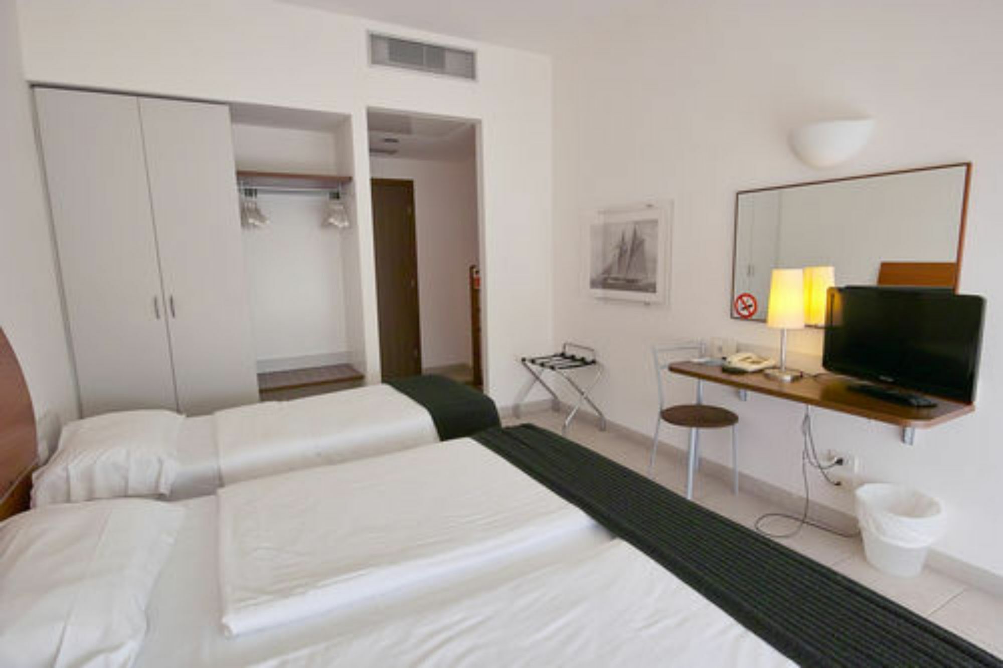 Triple Room Terrace,822953306:JPEG