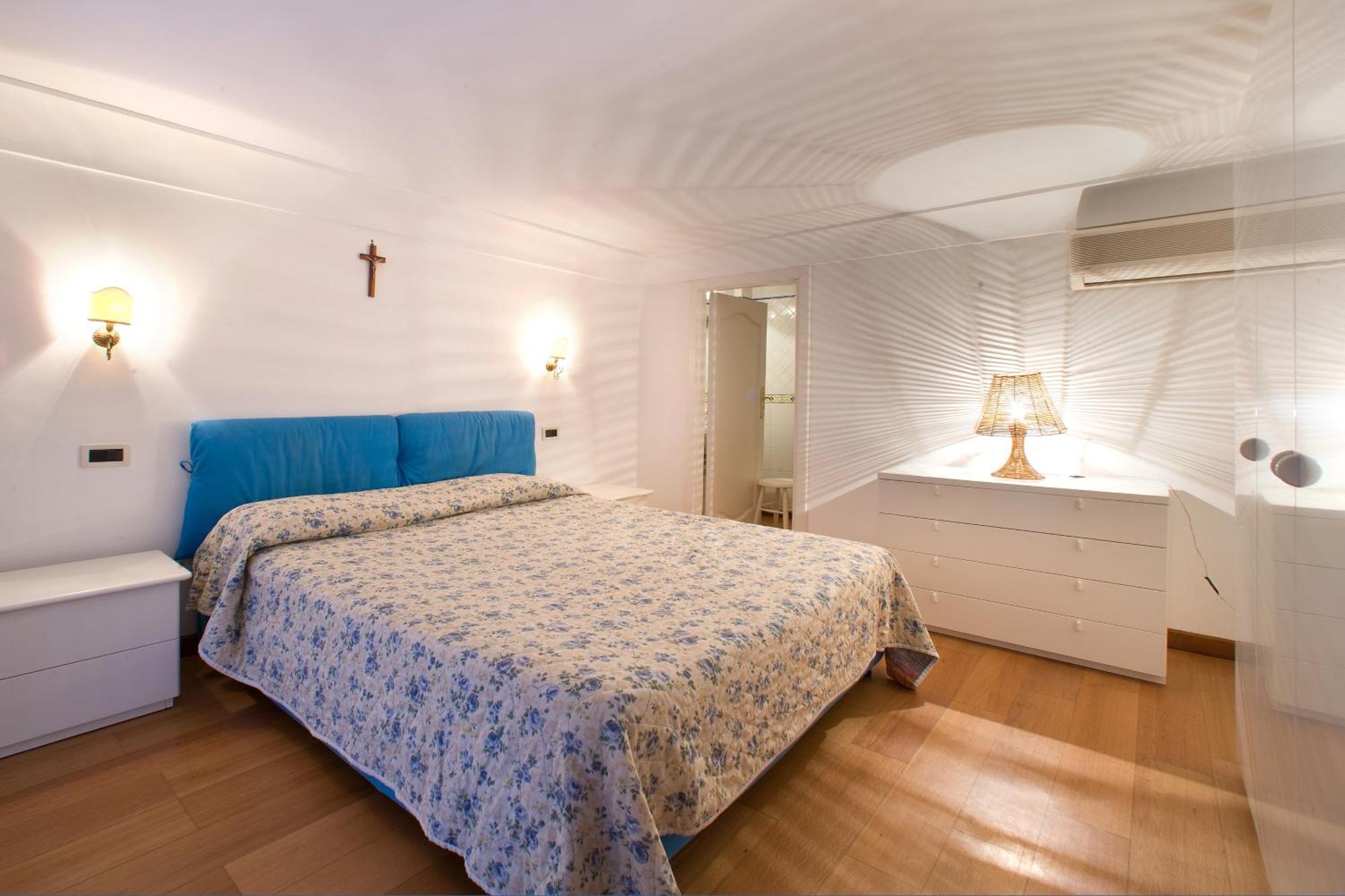 One-Bedroom Apartment Sea View,128815443:JPEG