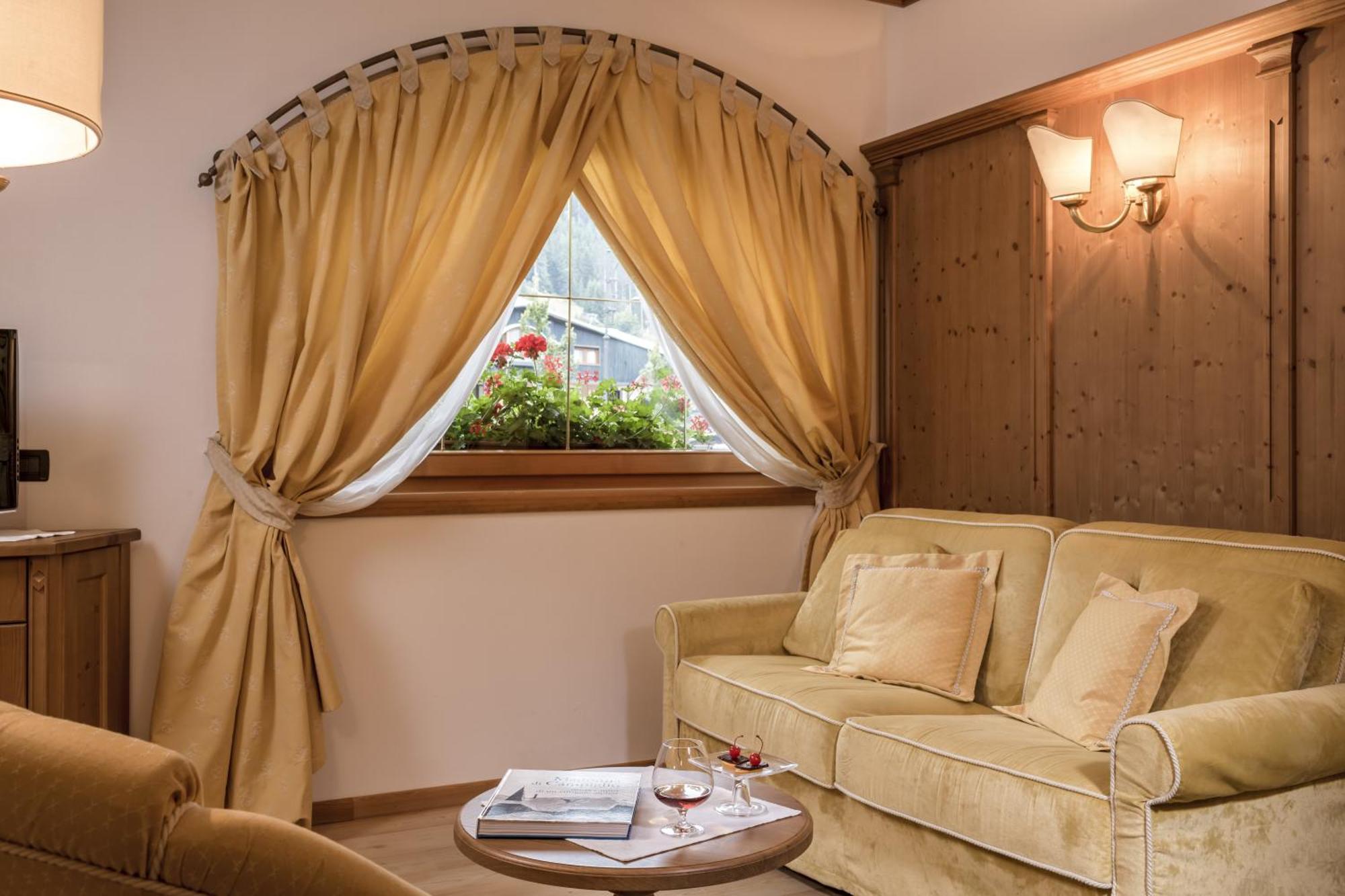 Luxury Suite