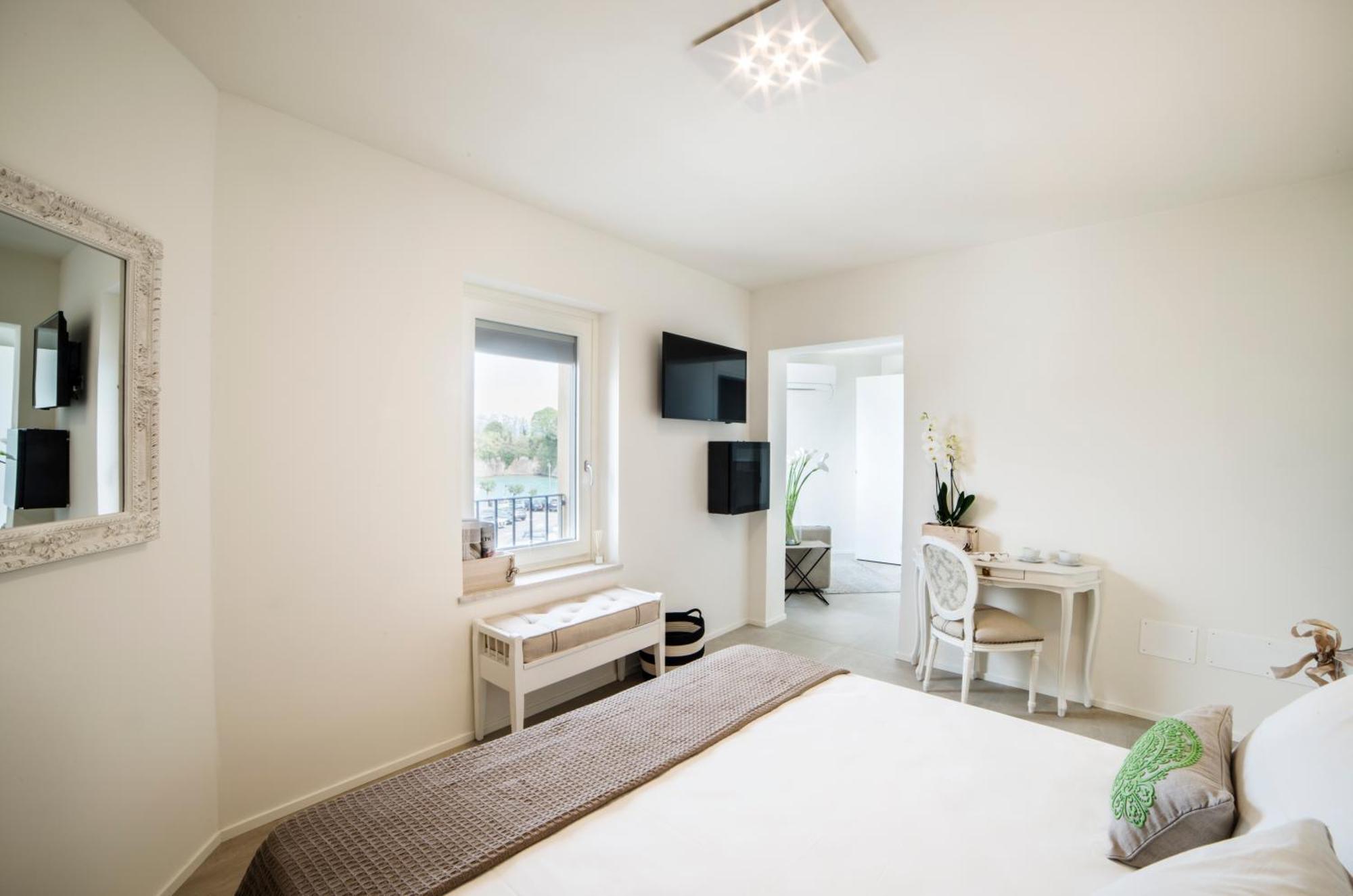 Double Room Lake View