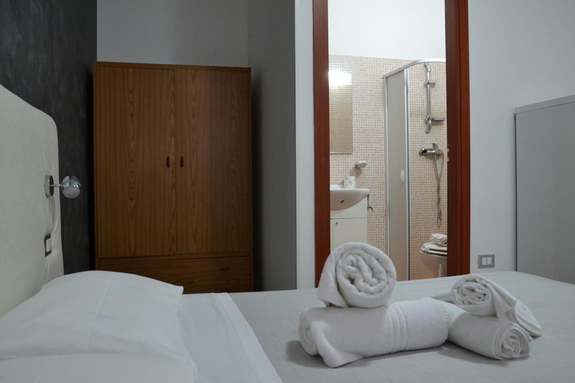 Double Room Private Bathroom