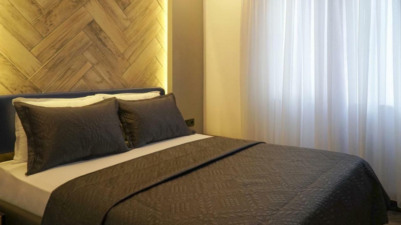 Two-Bedroom Apartment,834091919:JPEG