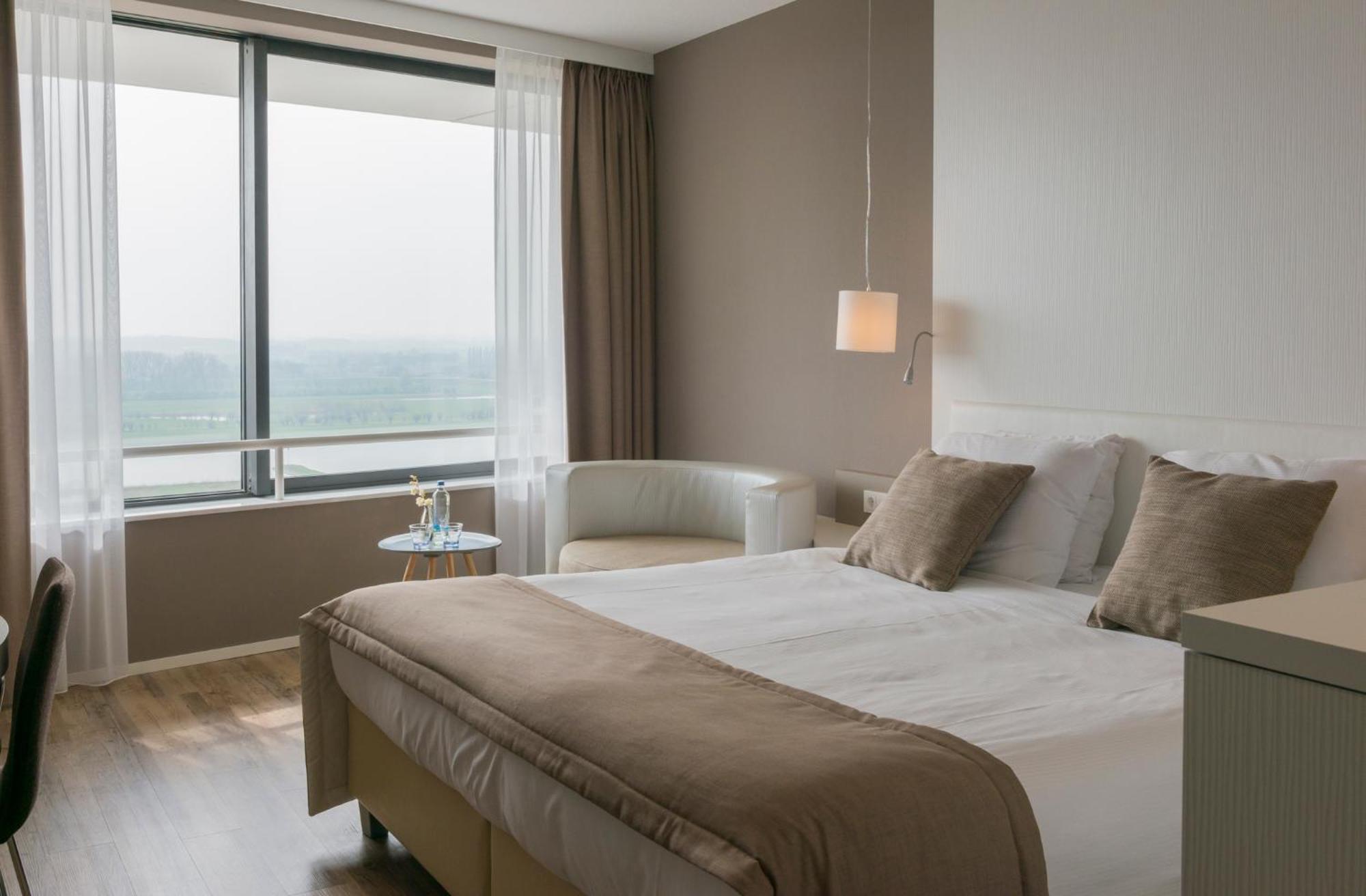 Deluxe Double Room Shower View