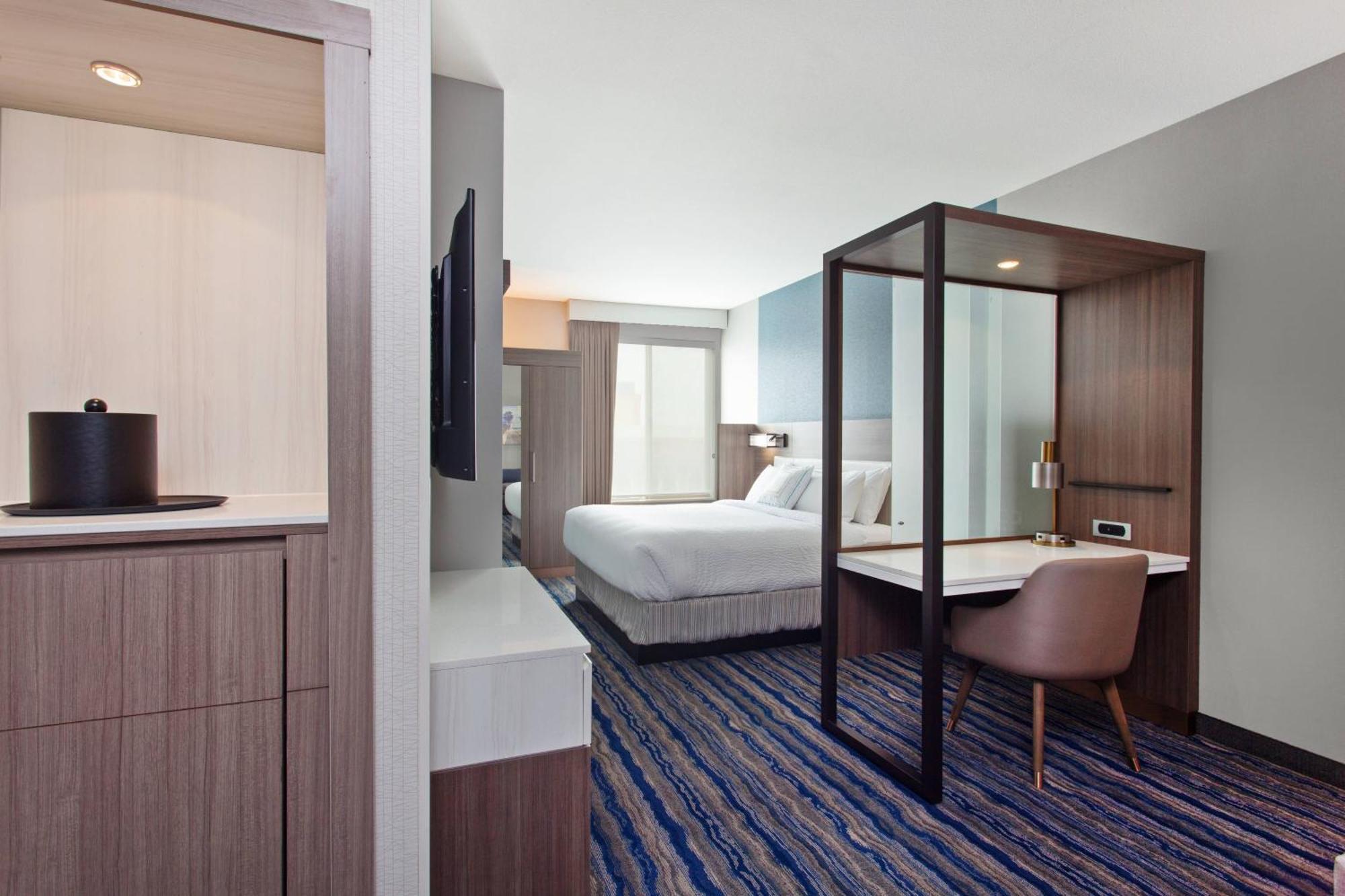 King Studio with Trundle Bed