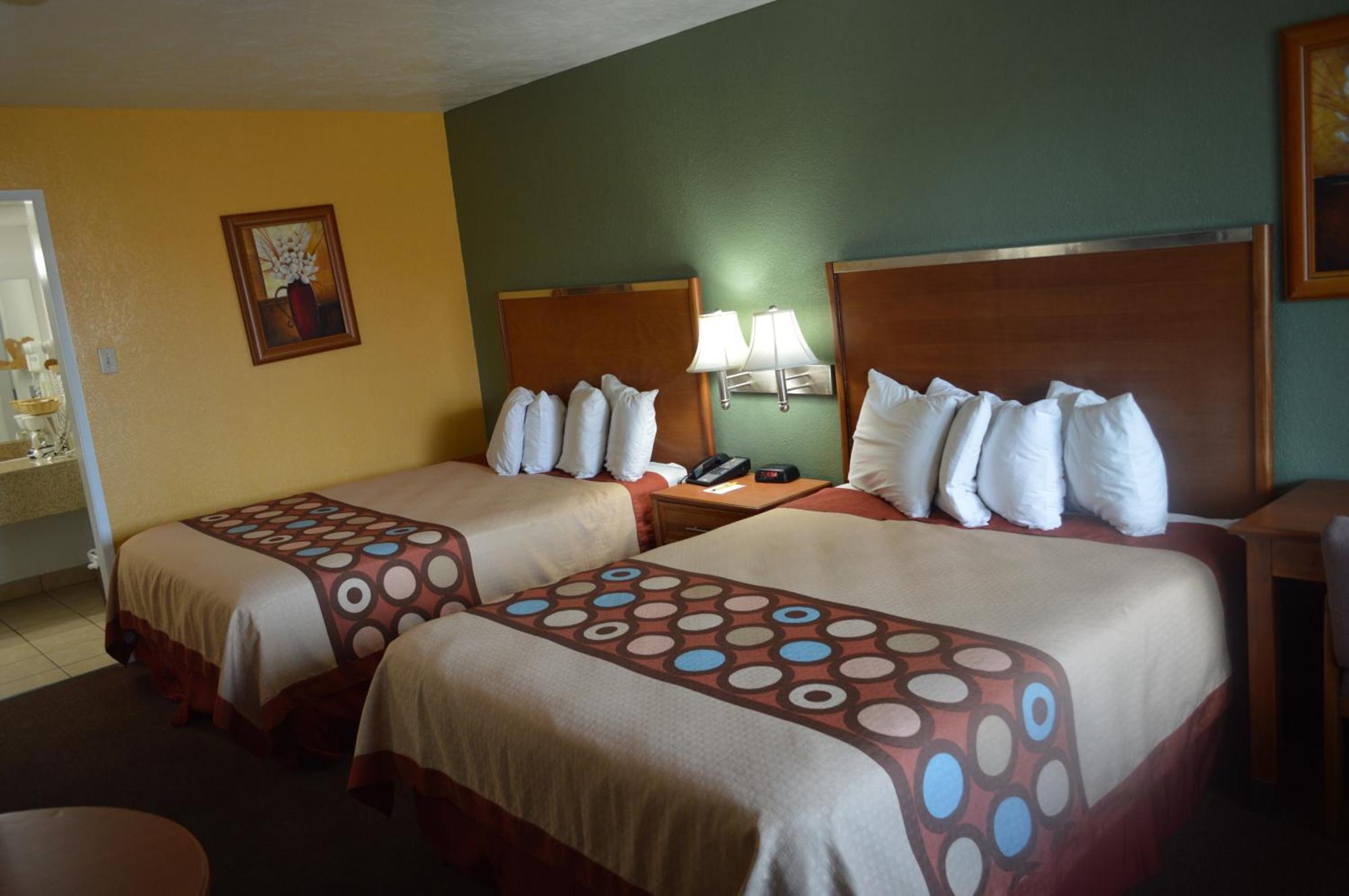 Queen Room Two Queen Beds Non-Smoking