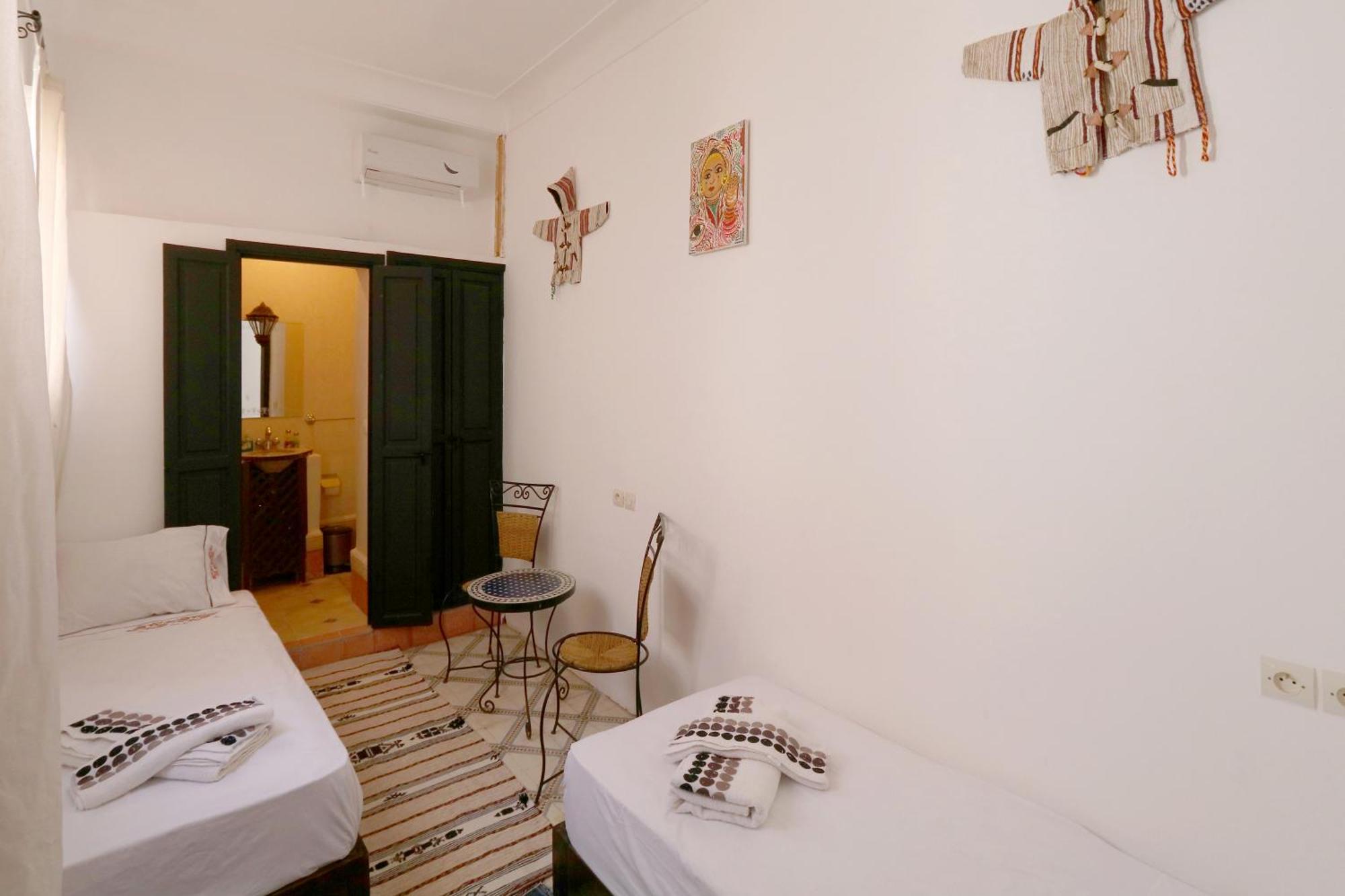 Single Room,824978534:JPEG