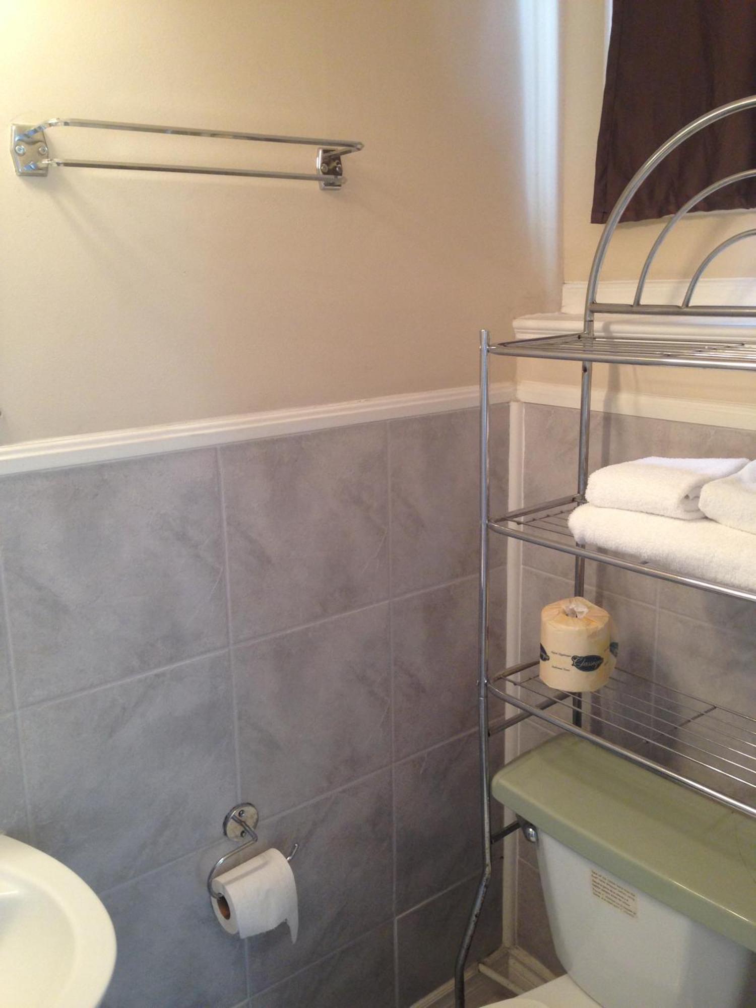 Single Room Single Bed Private Bathroom,826063457:JPEG