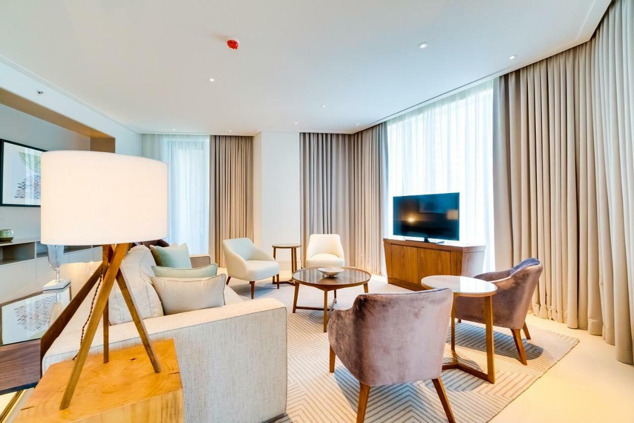 Three-Bedroom Apartment Burj Khalifa View