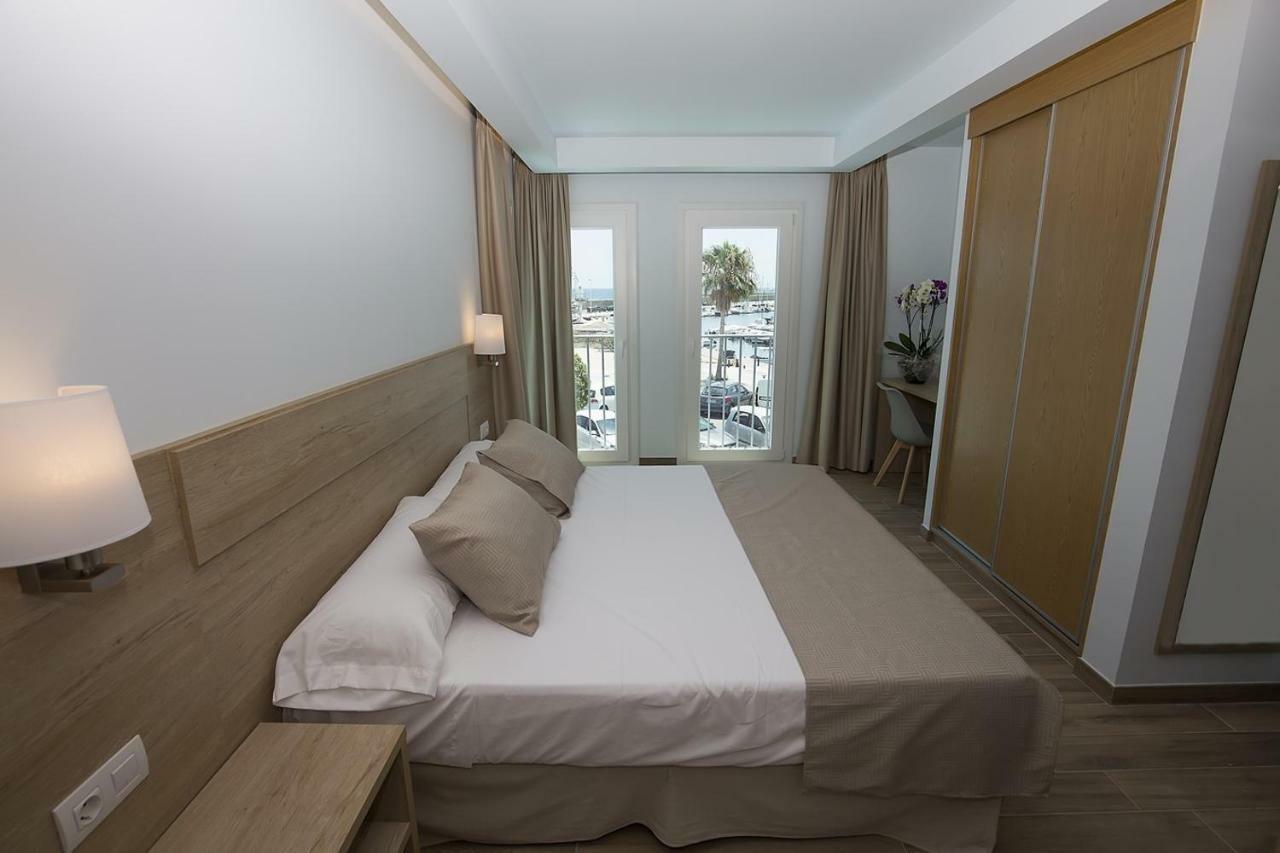 Deluxe Double or Twin Room Sea View,827138717:JPEG