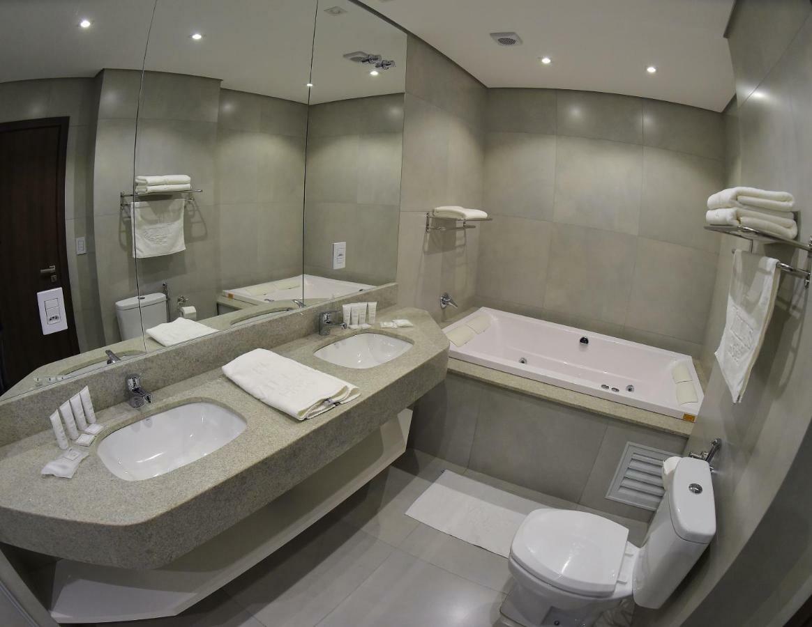 King Suite Spa Bath