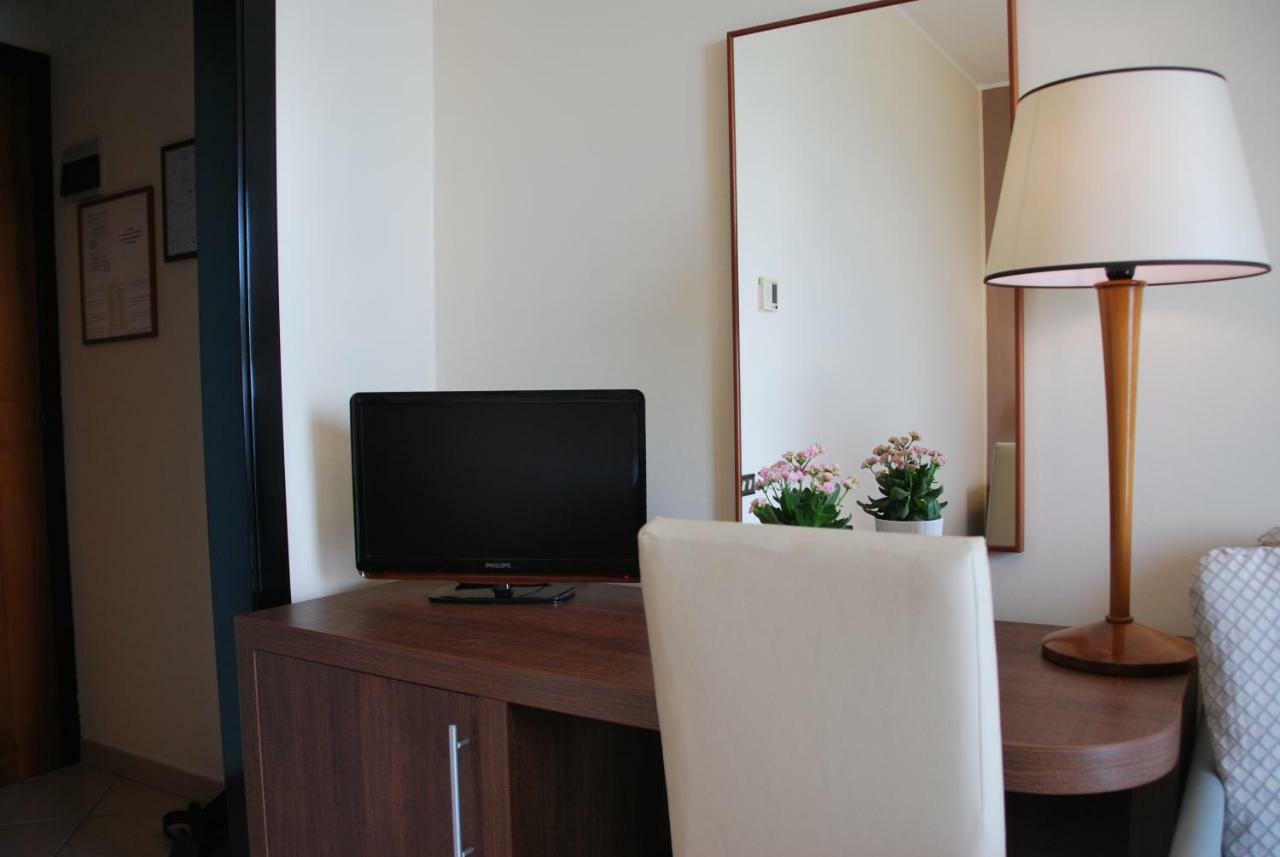 Double or Twin Room Sea View,50139333:JPEG