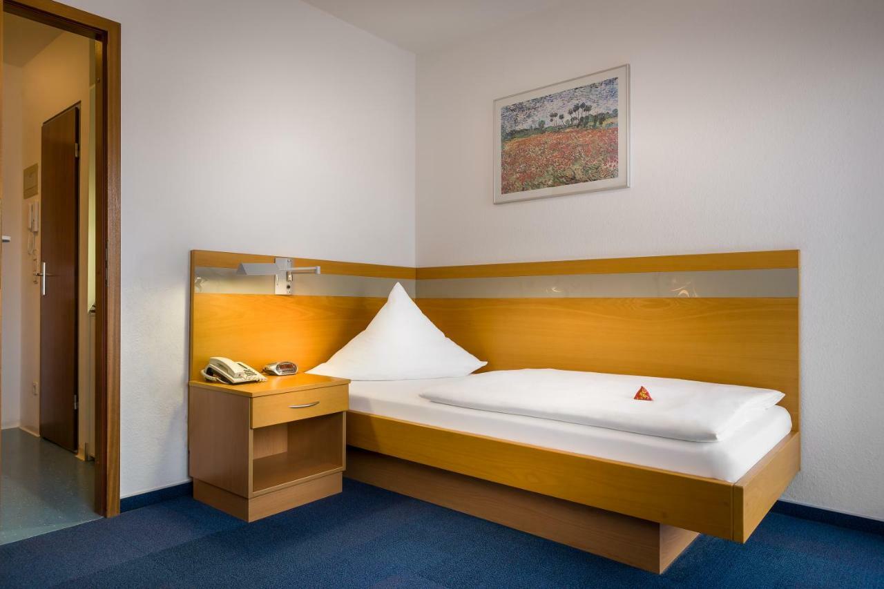 Single Room,1318329265:JPEG
