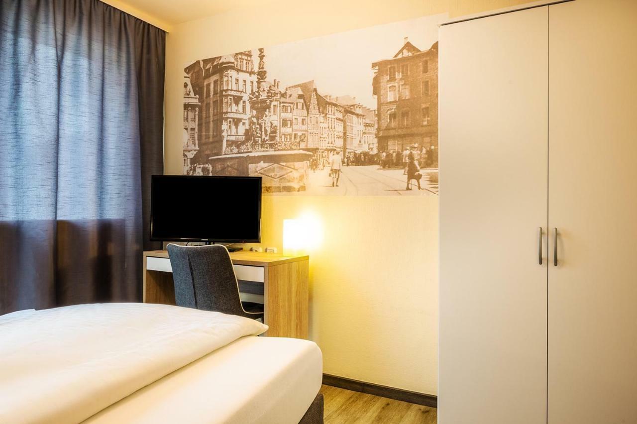 Standard Single Room,828872840:JPEG