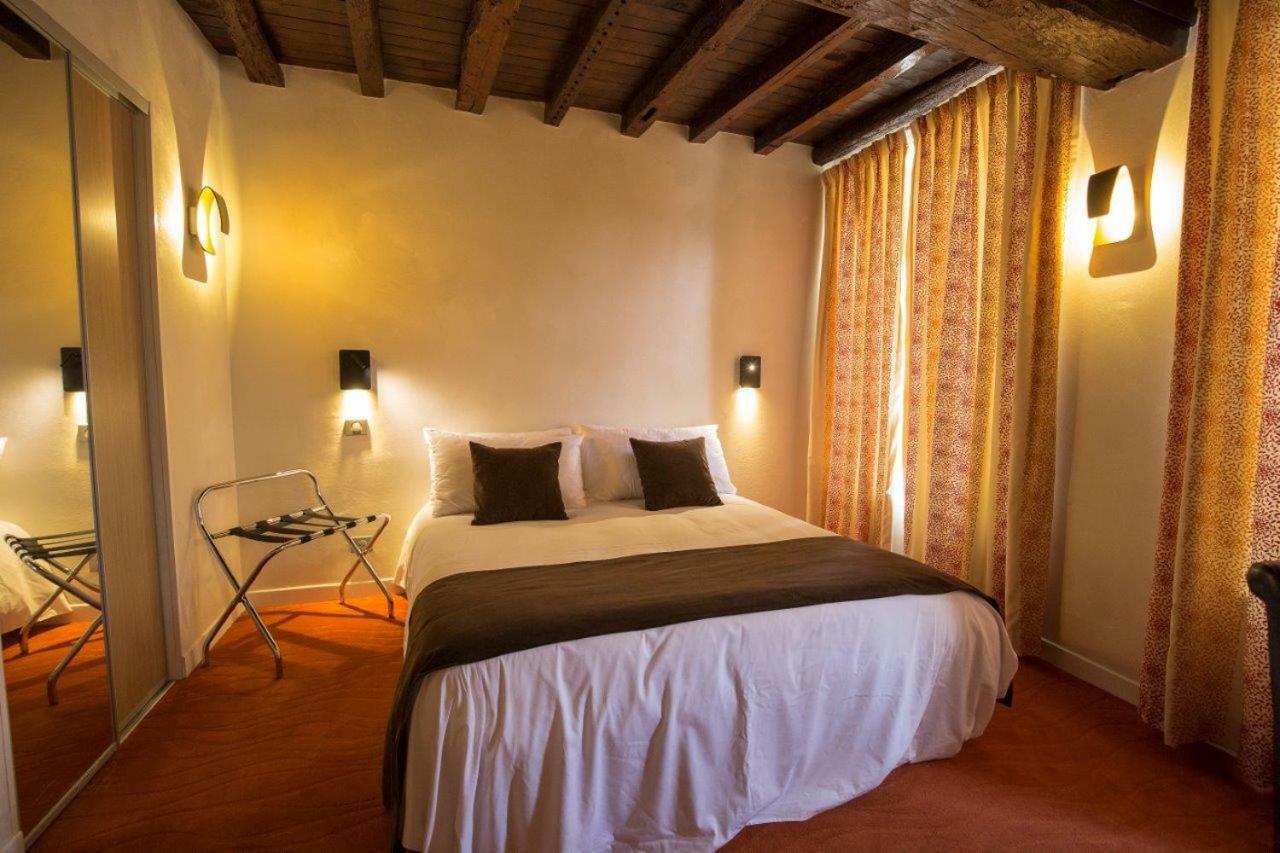Small Double Room,829282178:JPEG