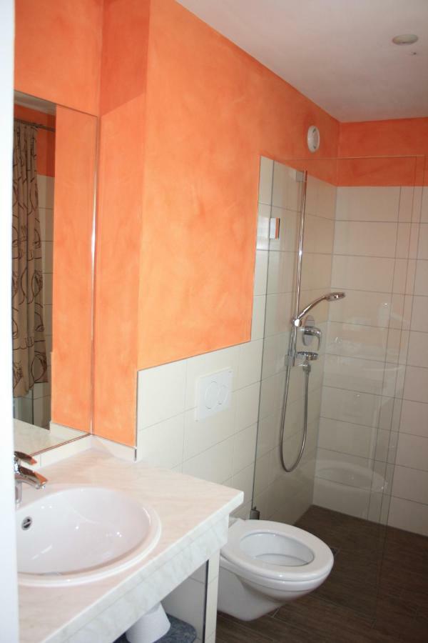 Single Room Shower