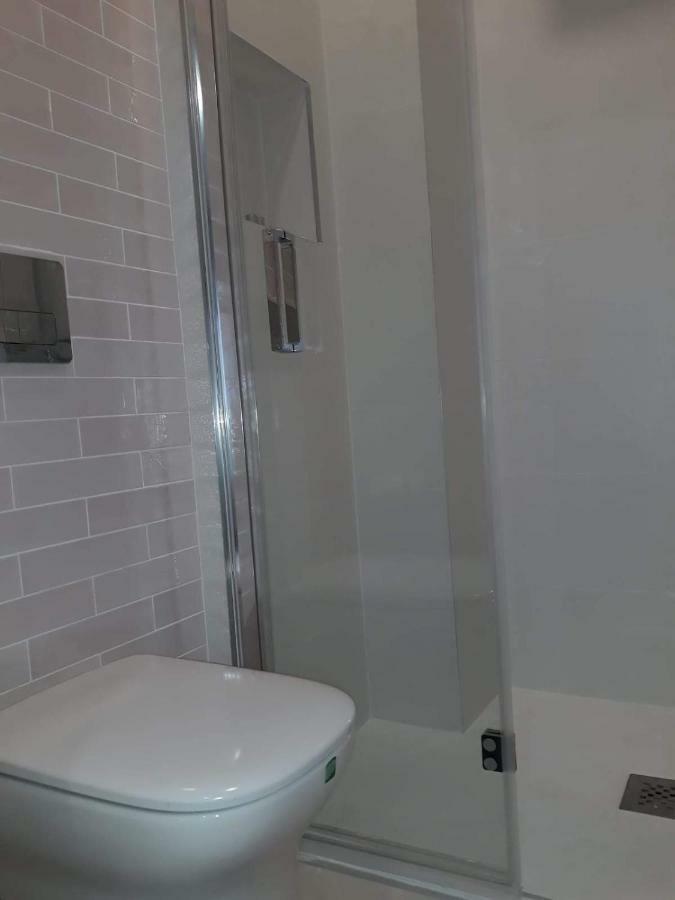 Small Double Room,830351087:JPEG