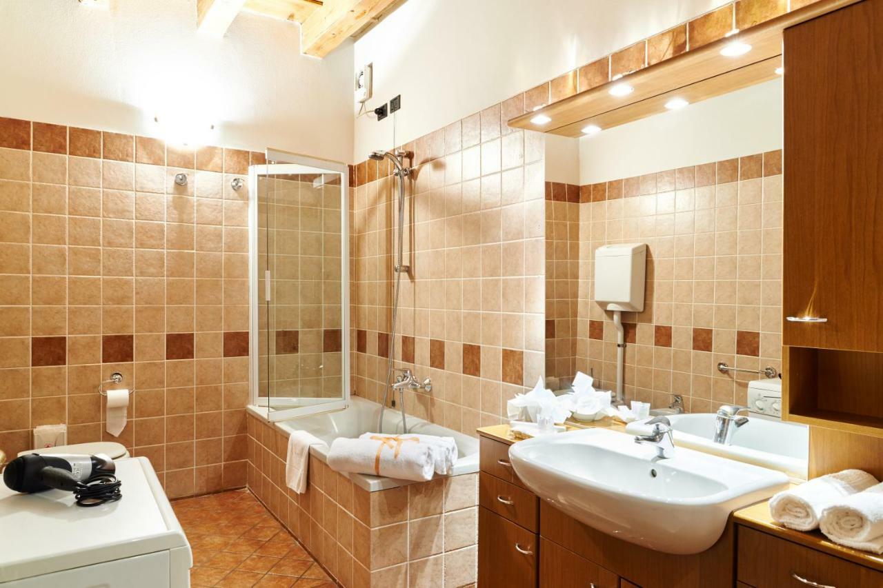 Superior One-Bedroom Apartment