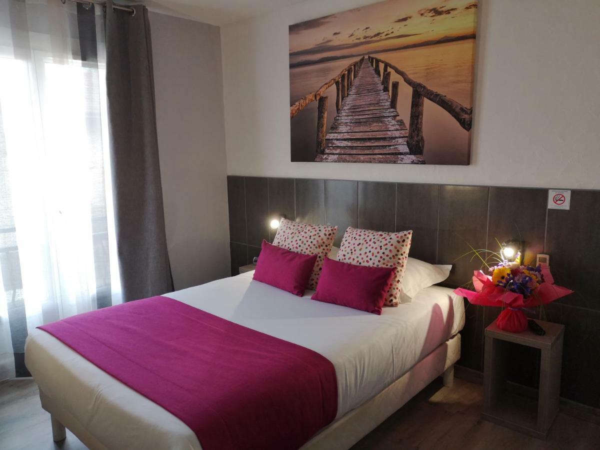 Double Room,830298776:JPEG