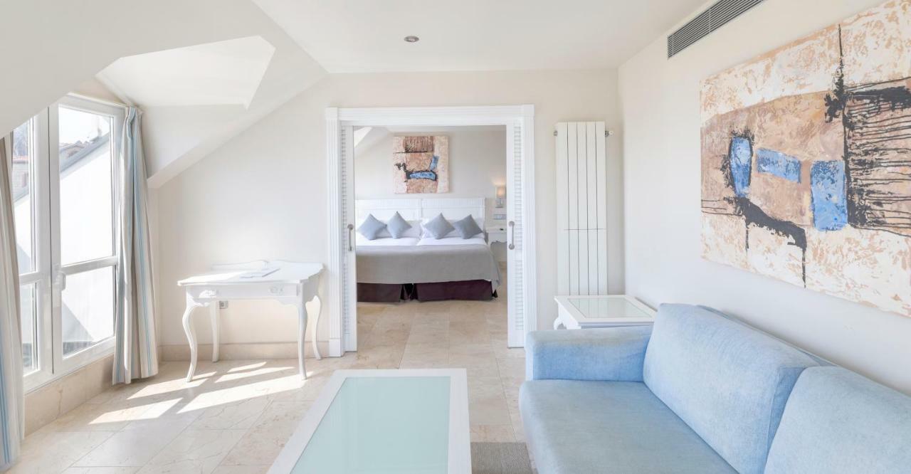 Double Room Lounge,1772917296:JPEG