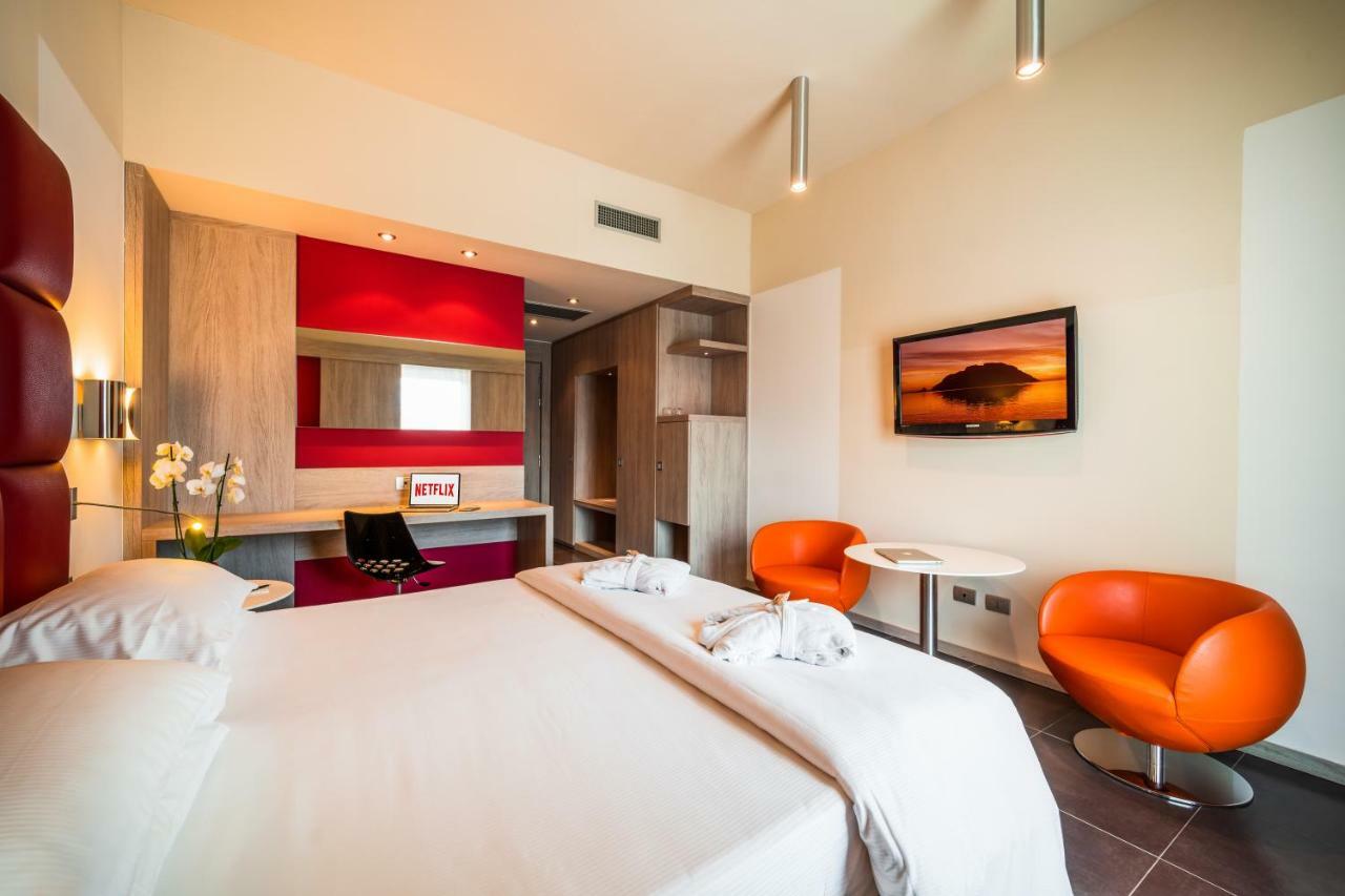 Double Room,1433625097:JPEG