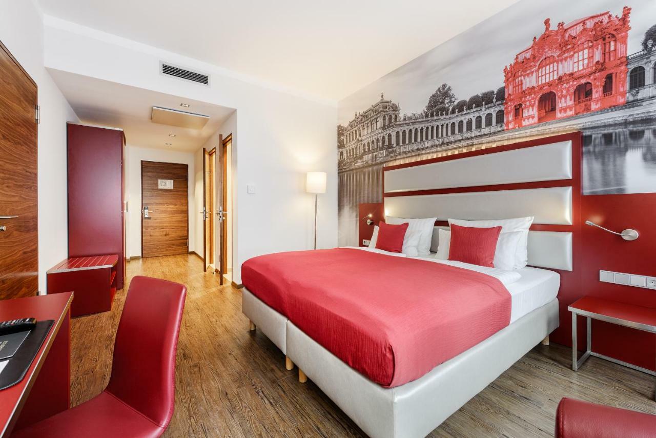 Twin Room,1499235538:JPEG