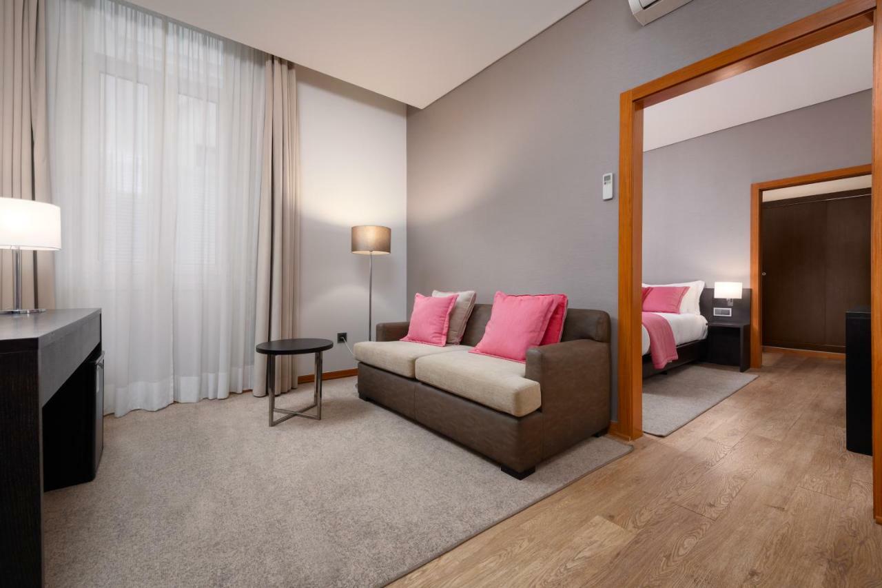 Junior Suite with Internal View,746449364:JPEG