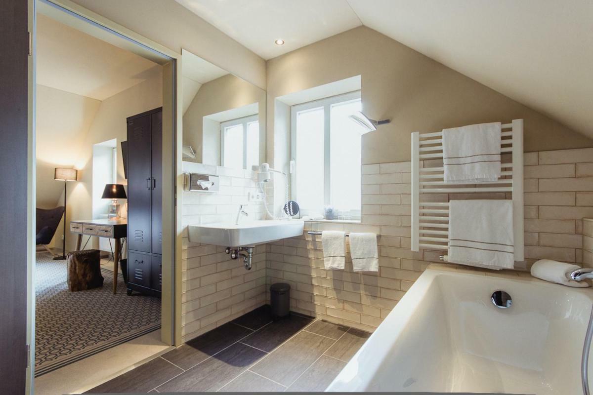 Double Room,831412577:JPEG