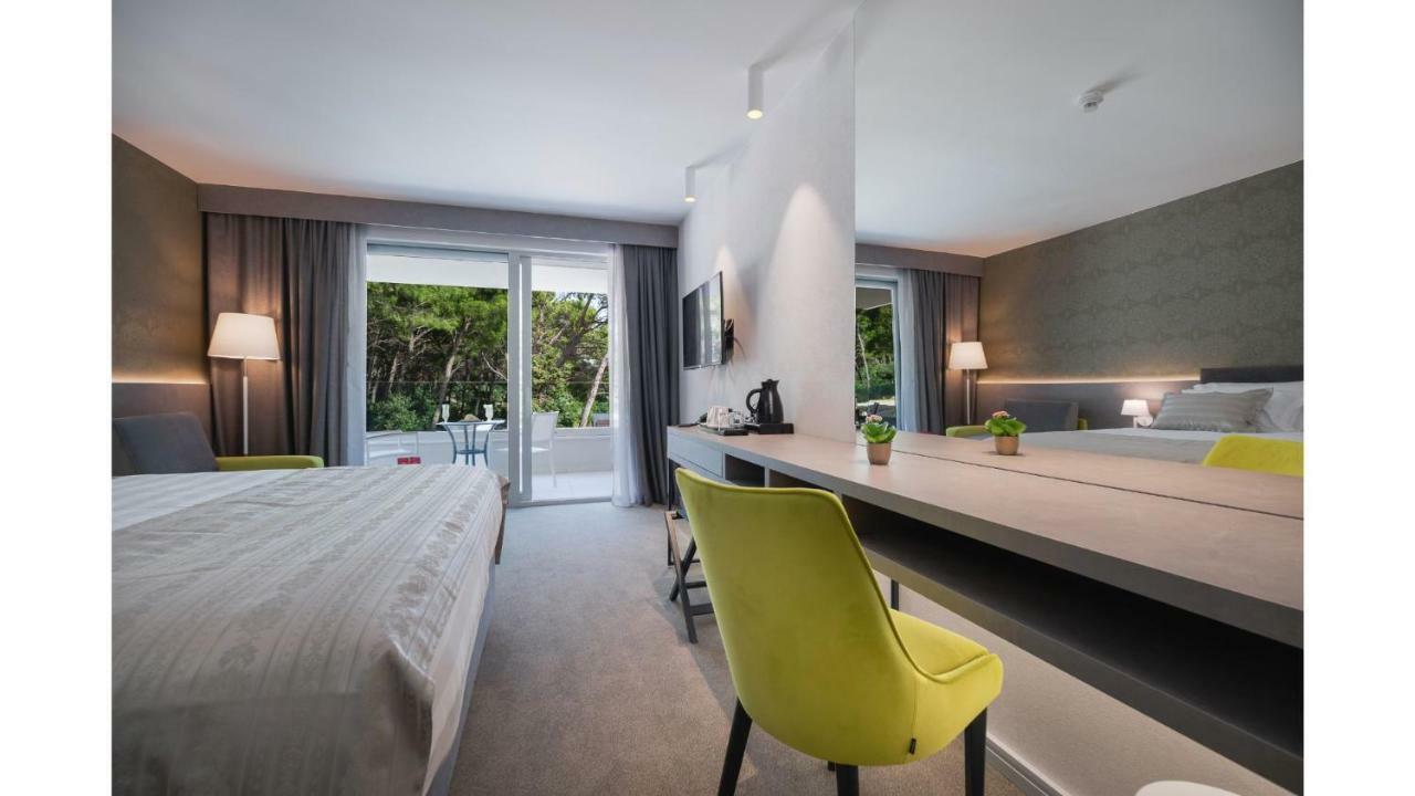 Deluxe Double Room Balcony Park View