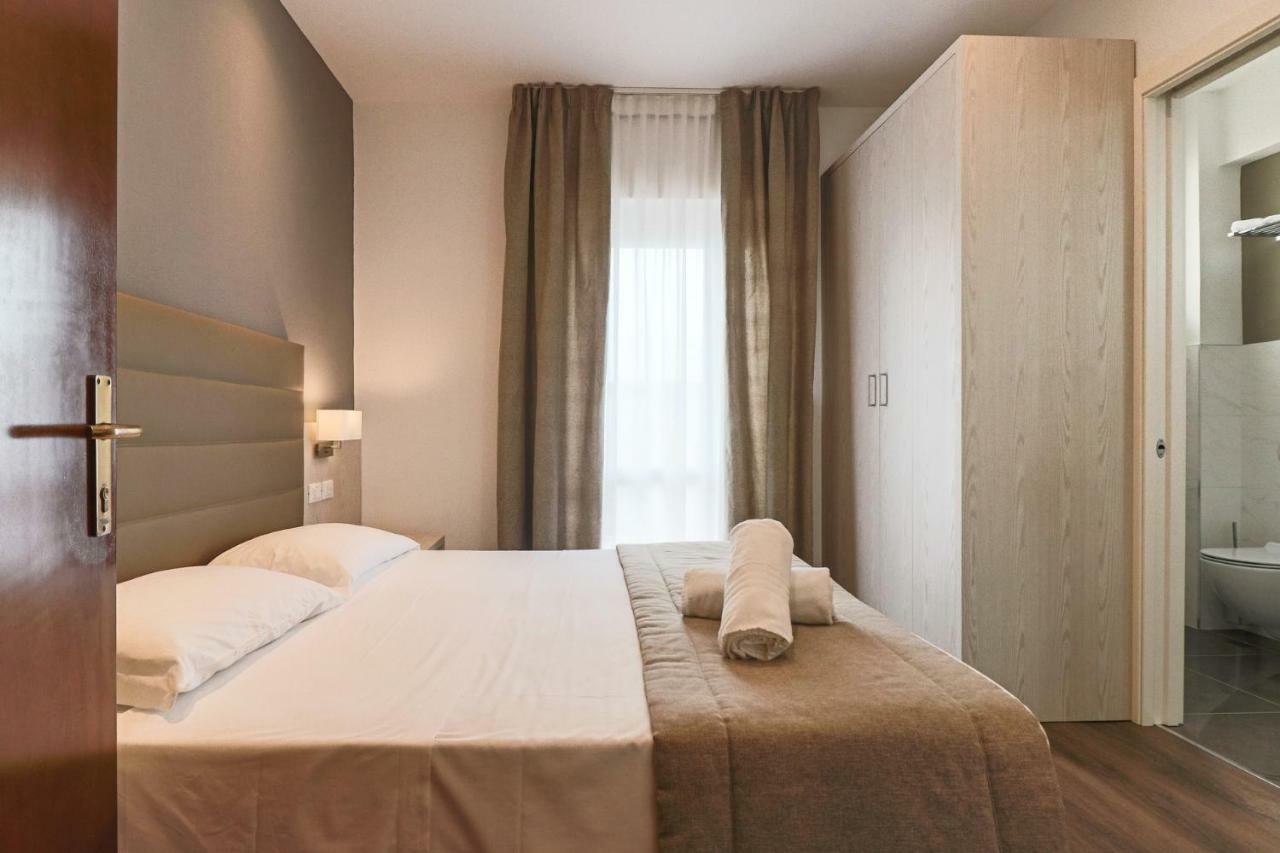 Double or Twin Room Partial Sea View