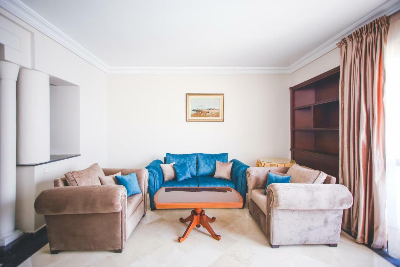 Three-Bedroom Apartment,832004417:JPEG