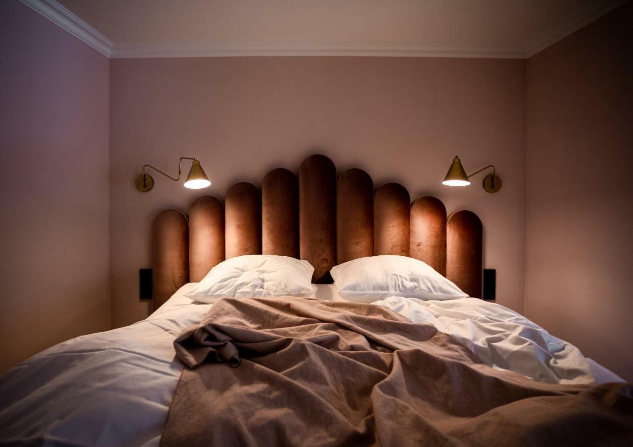 Small Single Room,832085366:JPEG